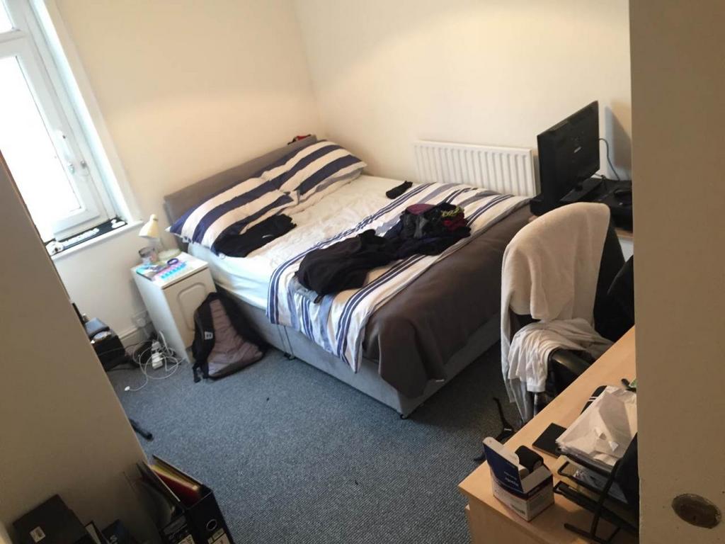 First Floor Rear Bed