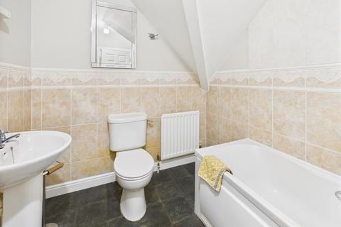 2 bedroom flat to rent, St Johns Road, Buxton