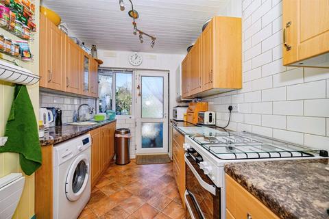 2 bedroom terraced house for sale, Wodecroft Road, Luton