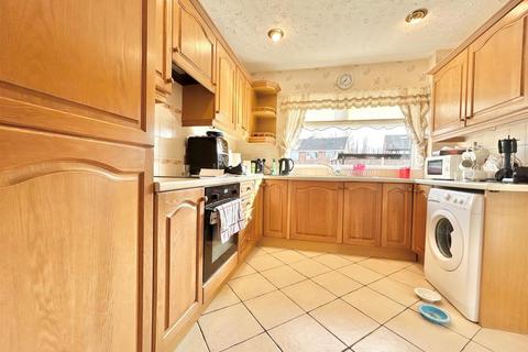 3 bedroom semi-detached house for sale, Holden Road, Leigh