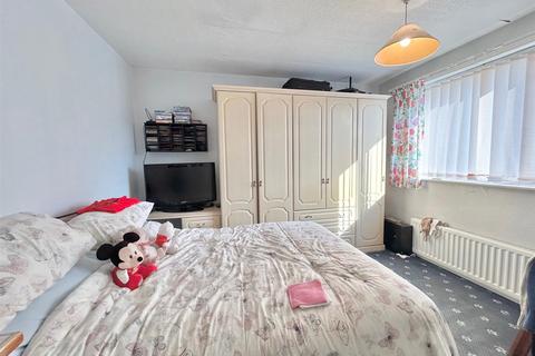 3 bedroom semi-detached house for sale, Holden Road, Leigh
