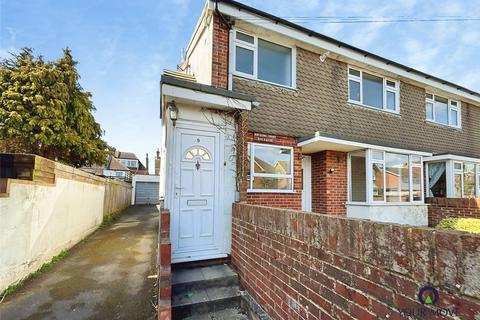 4 bedroom flat to rent, Neville Road, West Sussex PO22