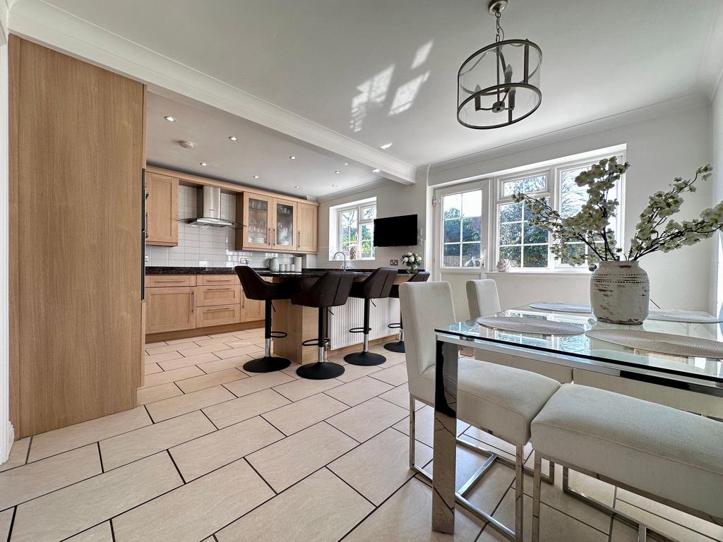 Kitchen / Breakfast Room