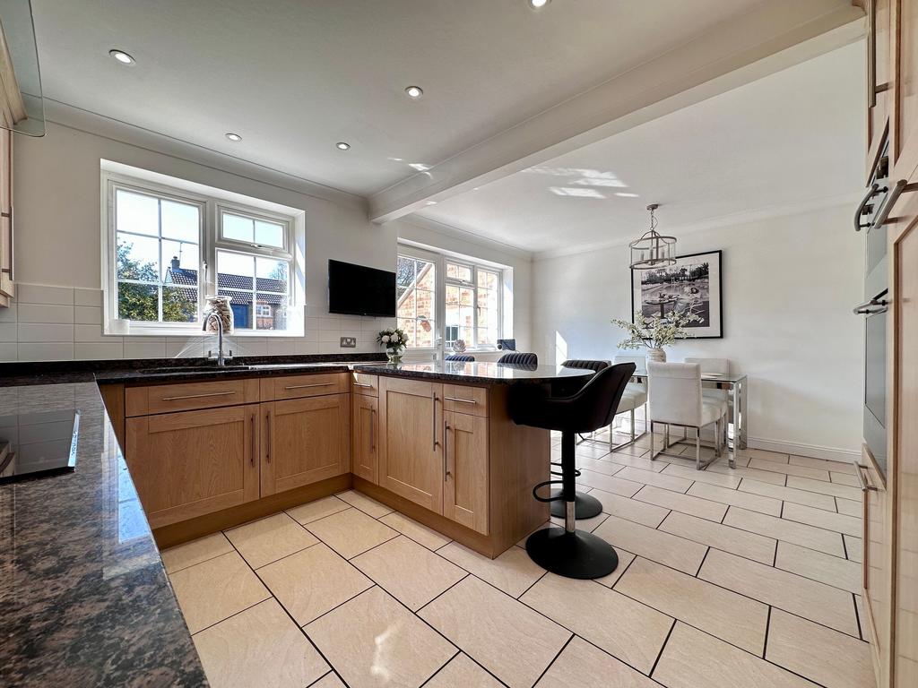 Kitchen / Breakfast Room