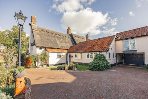 5 bedroom cottage for sale, A Distinguished Grade II Listed Home in Hingham