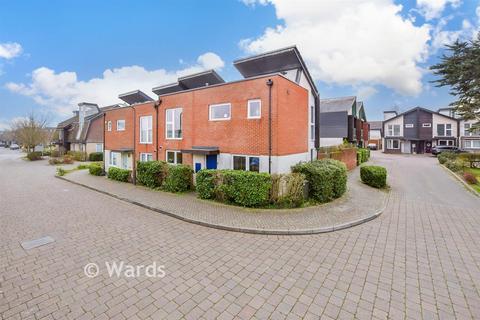 3 bedroom semi-detached house for sale, John Day Close, Maidstone ME17