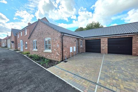 2 bedroom bungalow for sale, St. Johns Hill, Bungay