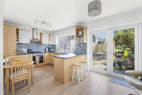 3 bedroom detached house for sale, Farnborough Road, Farnborough GU14
