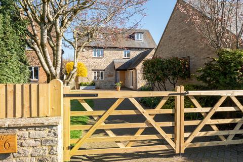 undefined, Broad Lane, Evenley, NN13