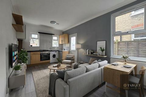 2 bedroom flat to rent, Drayton Road GR, London N17