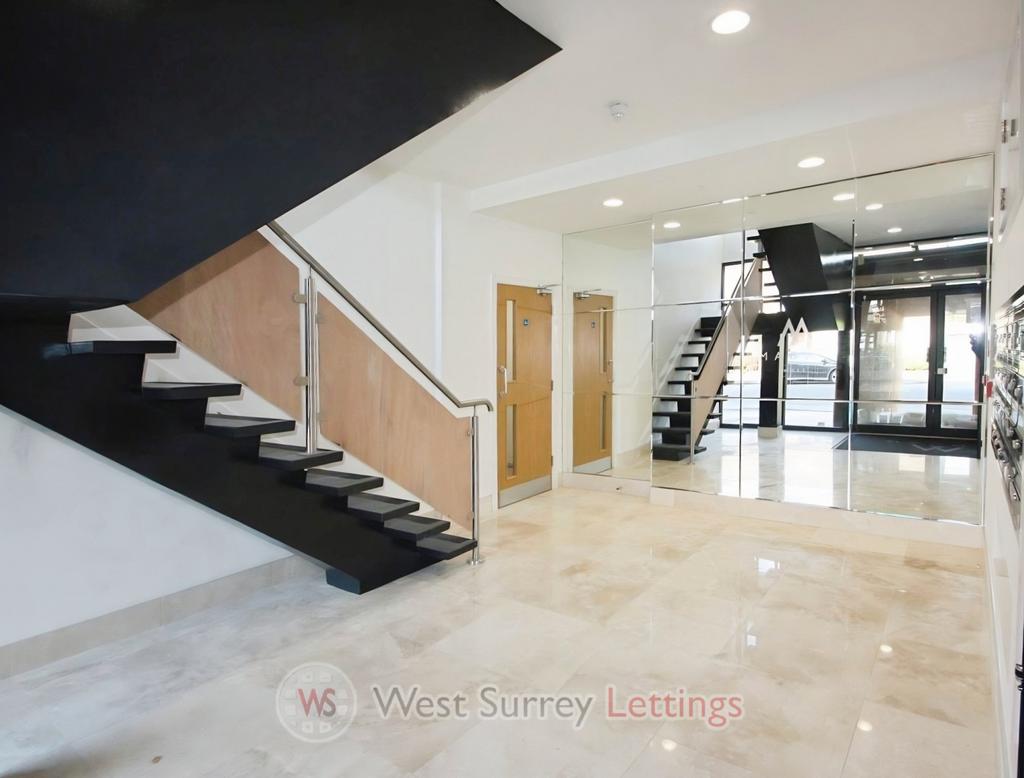 9b0110cf-foyer lge