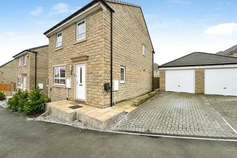 4 bedroom detached house for sale, Canter Way, Bradford BD2