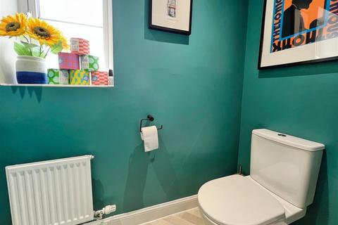 4 bedroom detached house for sale, Canter Way, Bradford BD2