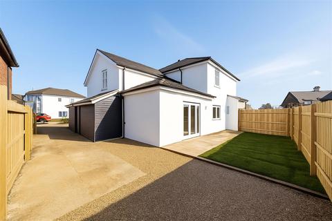 undefined, Brighton Road, Horley RH6