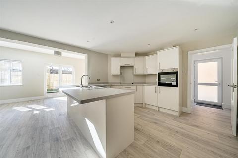 undefined, Brighton Road, Horley RH6