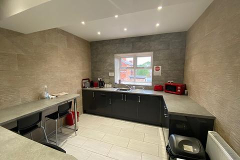 Retail property (high street) to rent, 39 Main St Kimberley NG16 2NG