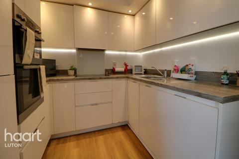 undefined, Stirling Drive, LUTON