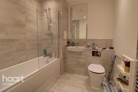 undefined, Stirling Drive, LUTON