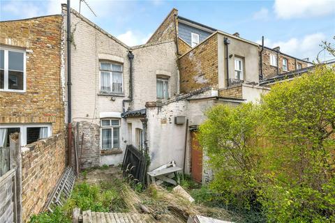 2 bedroom terraced house for sale, Poyntz Road, London, SW11