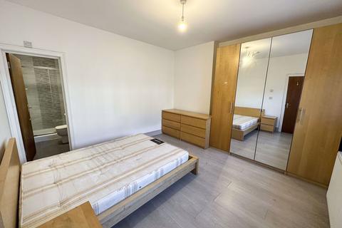 undefined, Room 2, 8, Balfour Road, Hounslow, Greater London, TW3