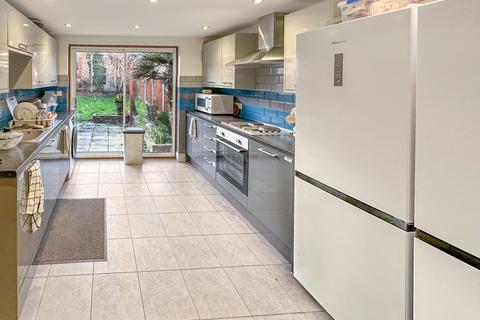 undefined, Room 2, 8, Balfour Road, Hounslow, Greater London, TW3