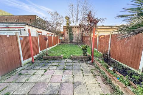 undefined, Room 2, 8, Balfour Road, Hounslow, Greater London, TW3