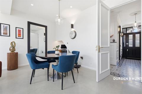 4 bedroom terraced house for sale, Halstead Road, Wanstead Village E11