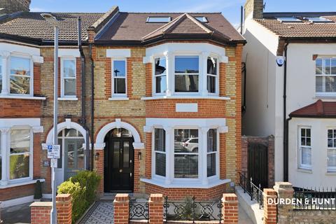 undefined, Halstead Road, London E11