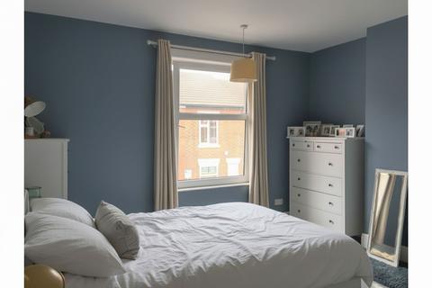 2 bedroom terraced house to rent, Leopold Street, Loughborough, LE11