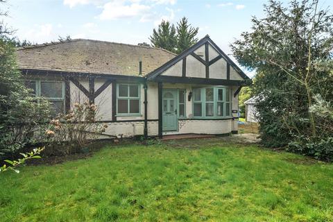 2 bedroom bungalow for sale, Chester Road, Preston Brook, Runcorn, Cheshire, WA7