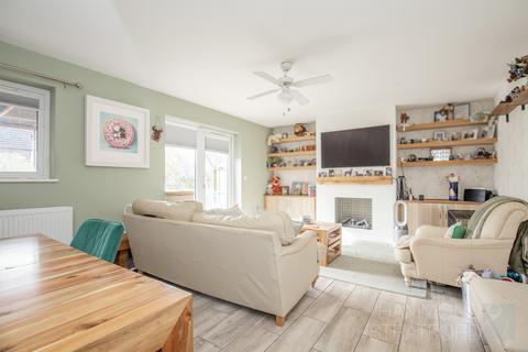 3 bedroom semi-detached house for sale, Granary Way, Hingham