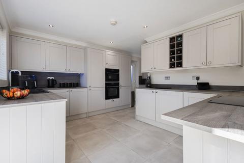 4 bedroom detached house for sale, Netherwood Avenue, Castleford WF10