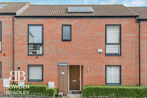 3 bedroom terraced house for sale, Marine Crescent, Hainault, IG6