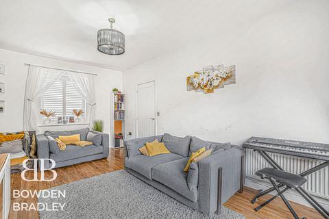 3 bedroom terraced house for sale, Marine Crescent, Hainault, IG6