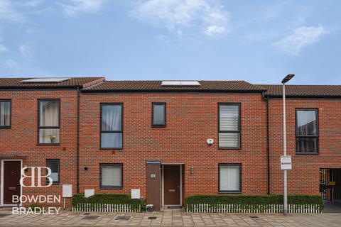 3 bedroom terraced house for sale, Marine Crescent, Hainault, IG6