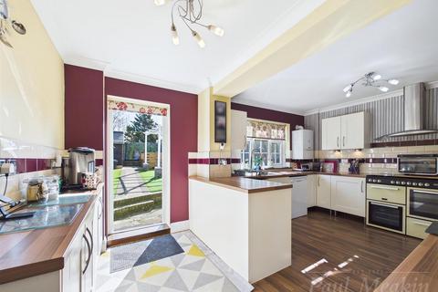 4 bedroom semi-detached house for sale, Queenhill Road, South Croydon