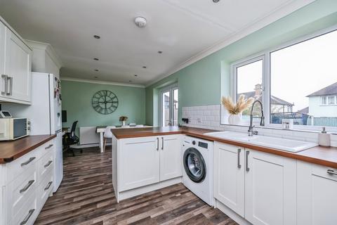 3 bedroom semi-detached house for sale, Woodbridge Avenue, Clifton, Nottingham, NG11