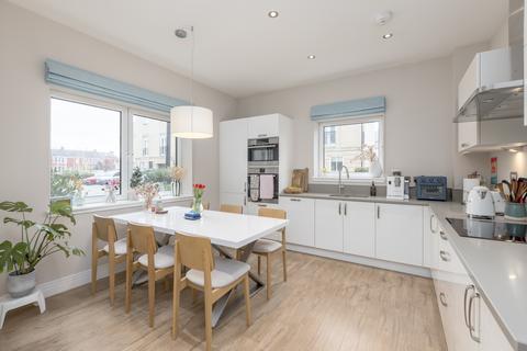 undefined, Flat 1, 62 Larkfield Gardens, Trinity, Edinburgh, EH5 3QB