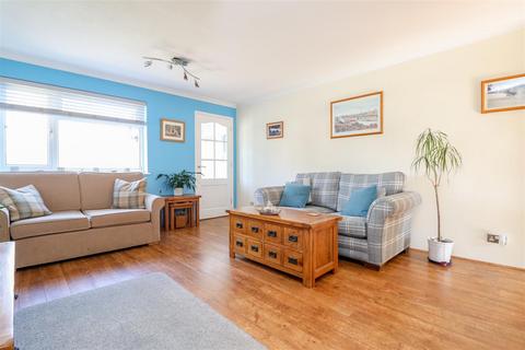 undefined, Heath Way, Horsham