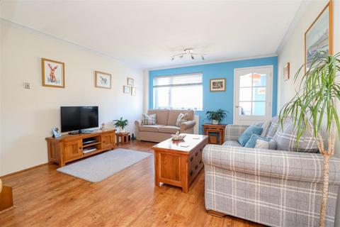 undefined, Heath Way, Horsham