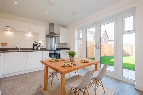 2 bedroom terraced house to rent, Platelayers Close, Horwich