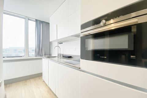 1 bedroom flat to rent, Market Square, Mercantile House, UB8