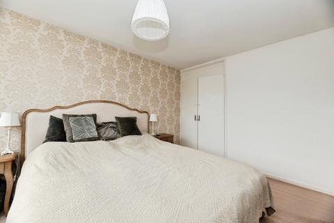 3 bedroom terraced house for sale, Leas Close, Chessington, KT9