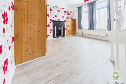 3 bedroom end of terrace house for sale, HOLMSIDE, GILLINGHAM, ME7 4BG