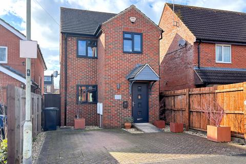 3 bedroom detached house for sale, North Road, Gloucester, GL1