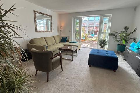 3 bedroom detached house for sale, North Road, Gloucester, GL1
