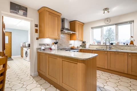 5 bedroom detached house for sale, The Avenue, Aylesbury HP18