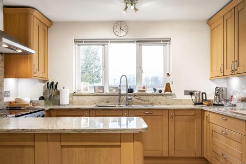 5 bedroom detached house for sale, The Avenue, Aylesbury HP18
