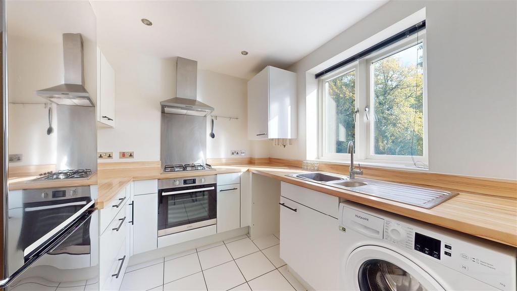 10 St Julian's Mews Kitchen.jpg