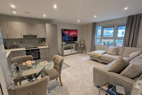 2 bedroom apartment to rent, Colborne Place, Woking GU21